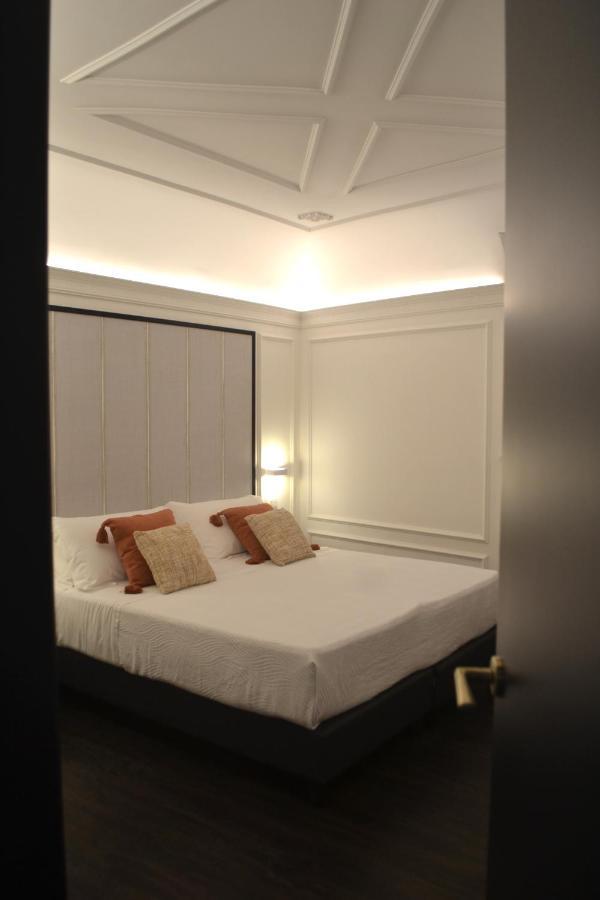 Palazzo Delle Sirene Deluxe Apartment & Boutique Rooms เลวานโต ภายนอก รูปภาพ