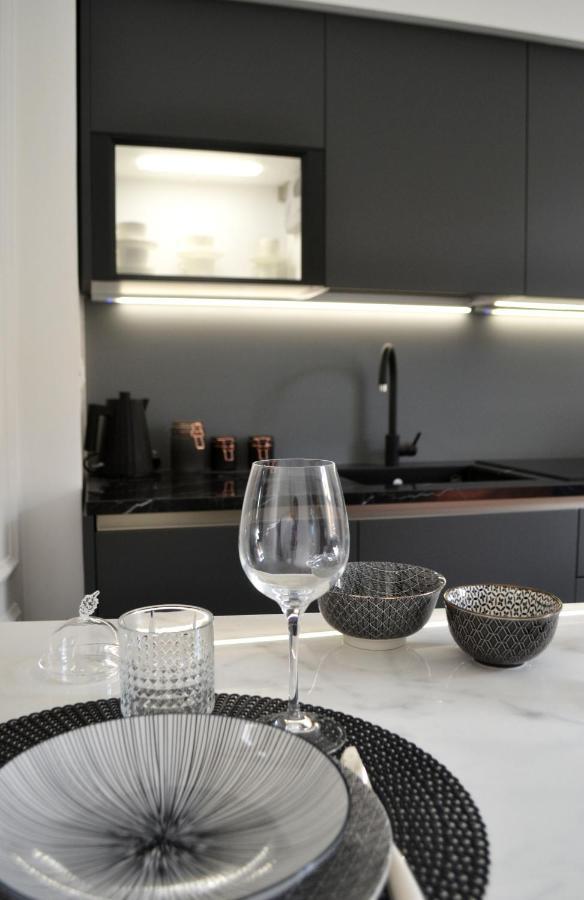 Palazzo Delle Sirene Deluxe Apartment & Boutique Rooms เลวานโต ภายนอก รูปภาพ