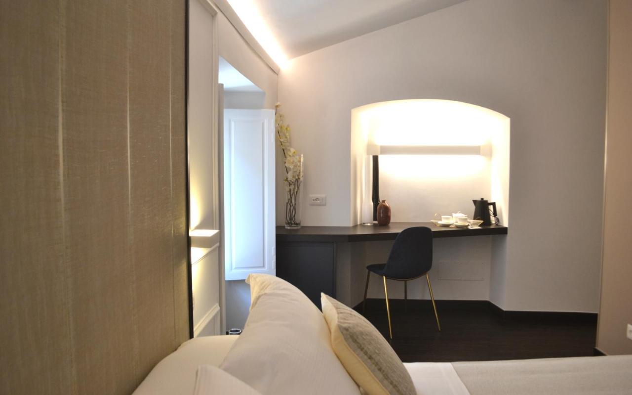 Palazzo Delle Sirene Deluxe Apartment & Boutique Rooms เลวานโต ภายนอก รูปภาพ